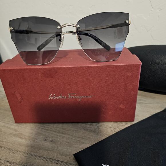 Salvatore Ferragamo SF223S Rimless Butterfly Sunglasses Rose Gold Gray Designer - Picture 2 of 14